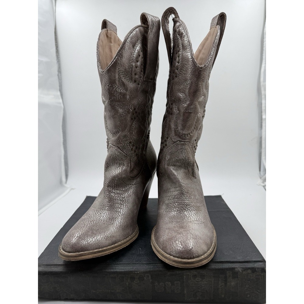 Very‎ Volatile Nightbloom Western Boot Women's Size 6 Studded Silver Cone Heel